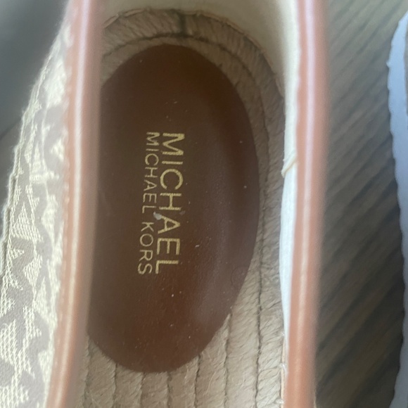 Brand-new Micheal Kors flat/ slip-on Espadrille for women size 9 - Picture 11 of 11